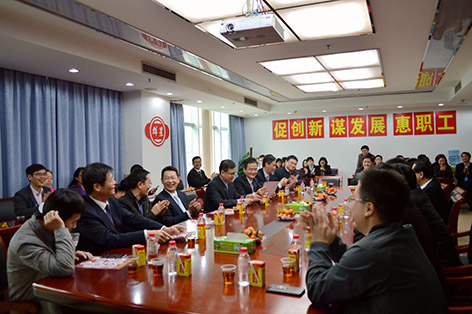 广药集团倪依东副总一行与星群公司全体领导班子及中层留影