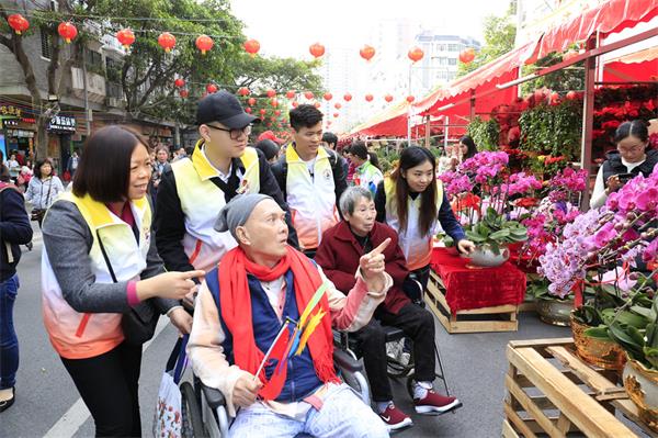 广药白云山何济公向秀丽·雷锋党团志愿服务队在行动 广药白云山何济公向秀丽·雷锋党团志愿服务队在行动