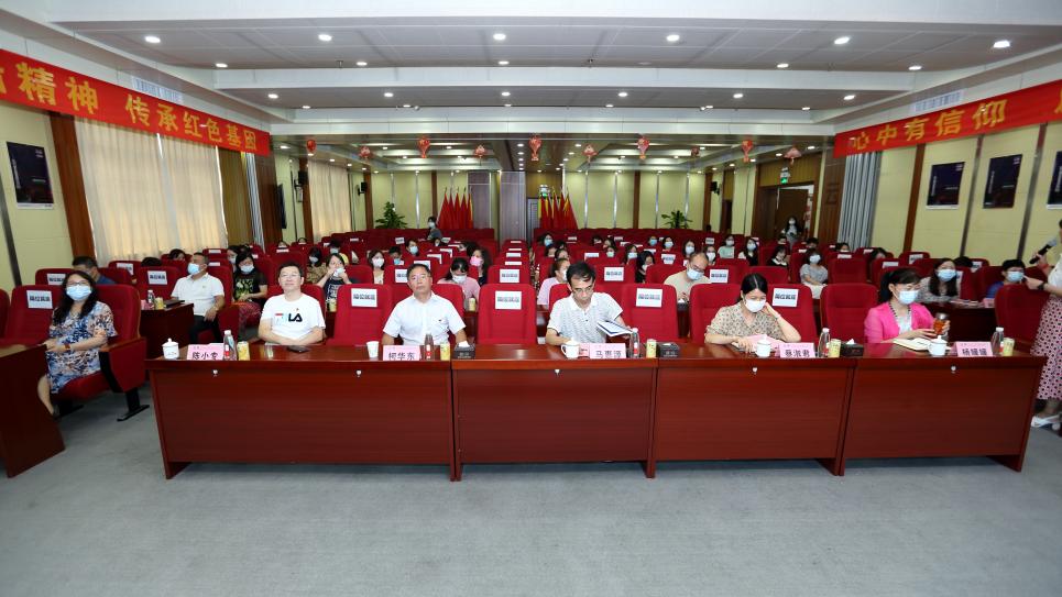销售公司举办“传承好家风,与孩子共成长”专题讲座 销售公司举办“传承好家风,与孩子共成长”专题讲座