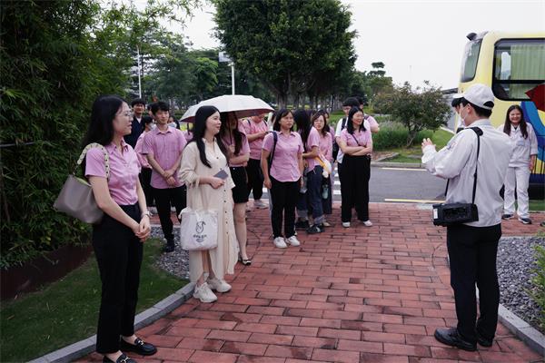 凝聚青春力量 探讨新质生产力 凝聚青春力量 探讨新质生产力