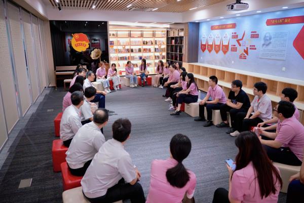 凝聚青春力量 探讨新质生产力 凝聚青春力量 探讨新质生产力