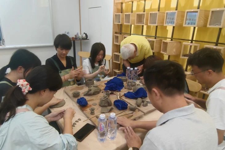 白云山销售公司工会举办石湾陶瓷制作活动 白云山销售公司工会举办石湾陶瓷制作活动