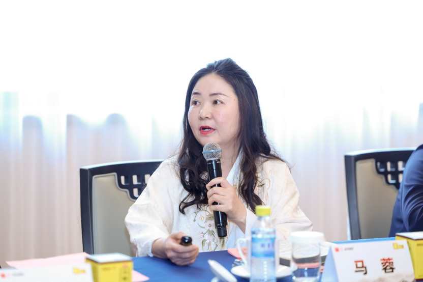 从“老方子”到“新国潮”:广药集团×专家大咖共商非遗焕新路径 从“老方子”到“新国潮”:广药集团×专家大咖共商非遗焕新路径
